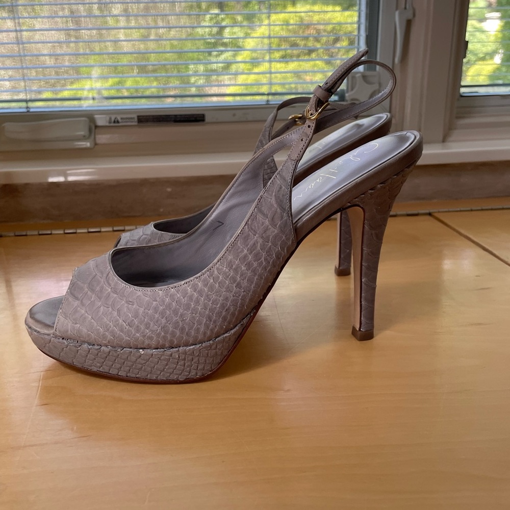 Cole Haan Peep Toe heels